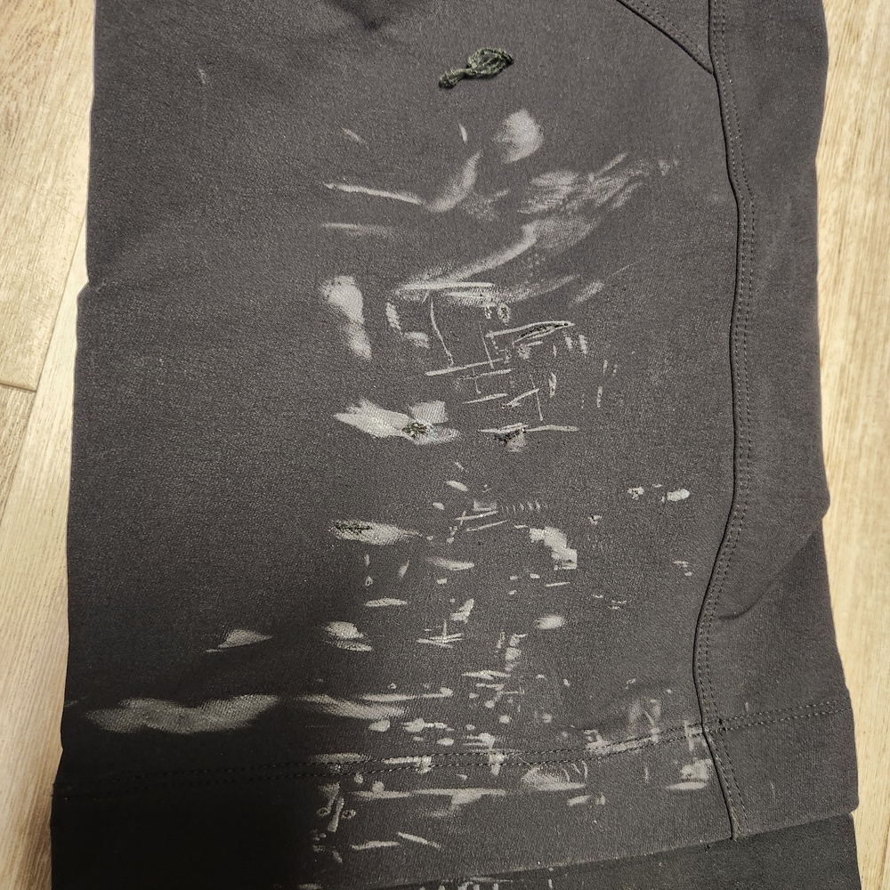 Arc'teryx Men's Black Cargo Pants - Picture 4 of 10